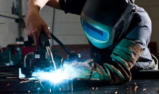 how to choose a metal fabricator for contract manufacturing
